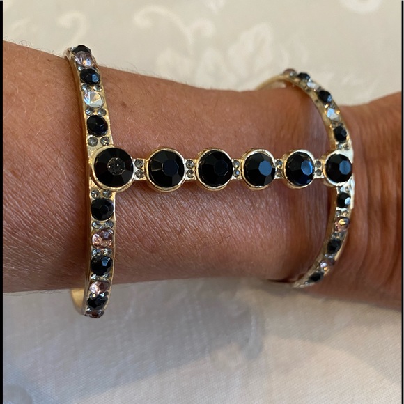 Drop Earrings & Cuff Bracelet Set - Picture 3 of 11